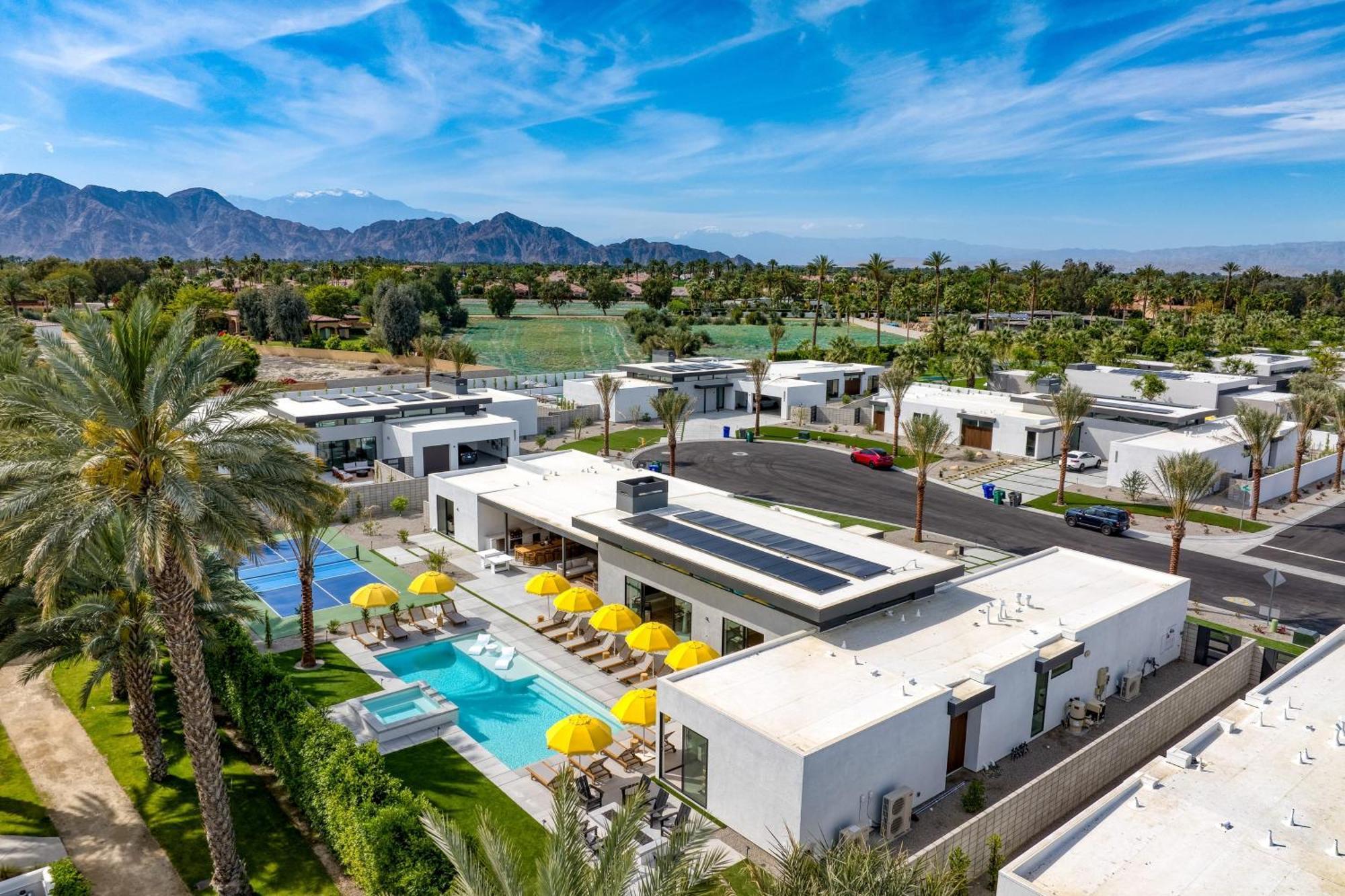 Polo Villa Aura 2 Homes Pickleball Putting Green Sleeps 32 La Quinta Buitenkant foto